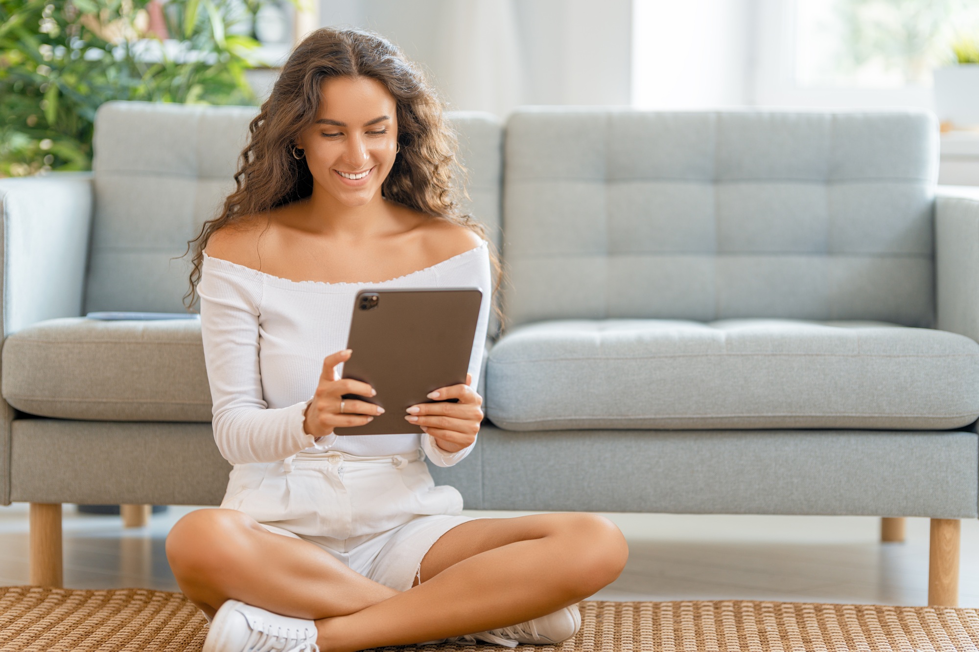 woman is using tablet pc