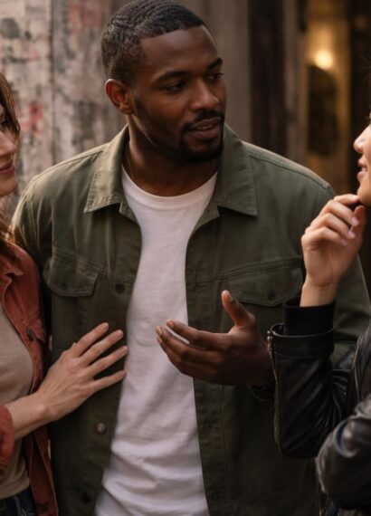 découvrez la définition du trouple et explorez les différentes perceptions sociales autour de ce mode de relation non conventionnel.